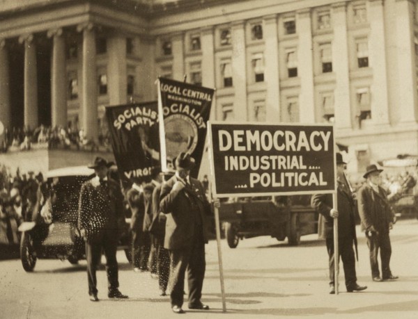 (Marcha do Partido Socialista dos EUA em 1914. Foto: Biblioteca do Congresso)