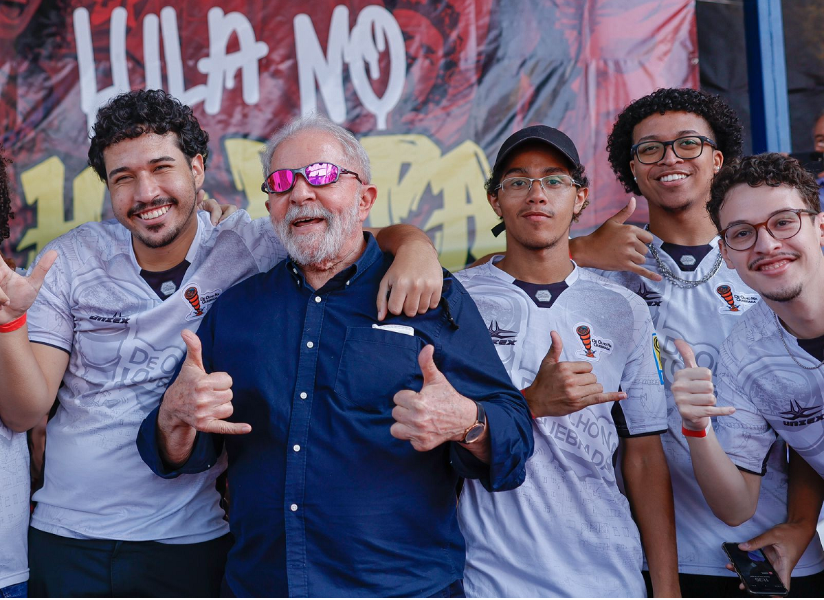 Jovens rejeitam Bolsonaro porque sabem que ele representa o passado e Lula,  o futuro - Socialista Morena
